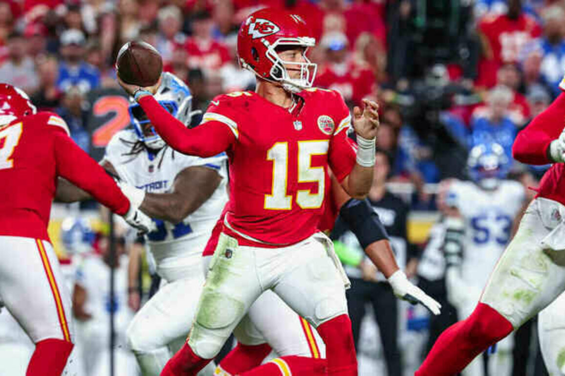 Patrick Mahomes Named "AFC Offensive Player of the Week"
