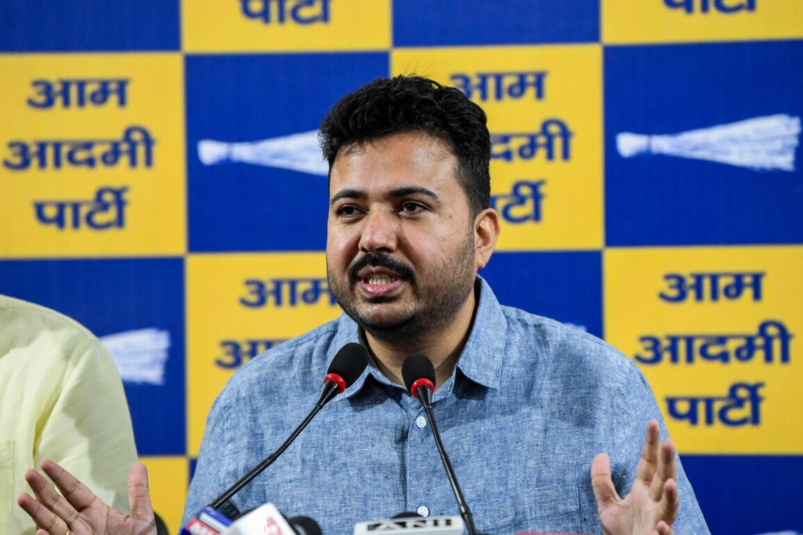 After Kejriwal, AAP leader Durgesh Pathak refuses to appear before Justice Swarna Kanta Sharma