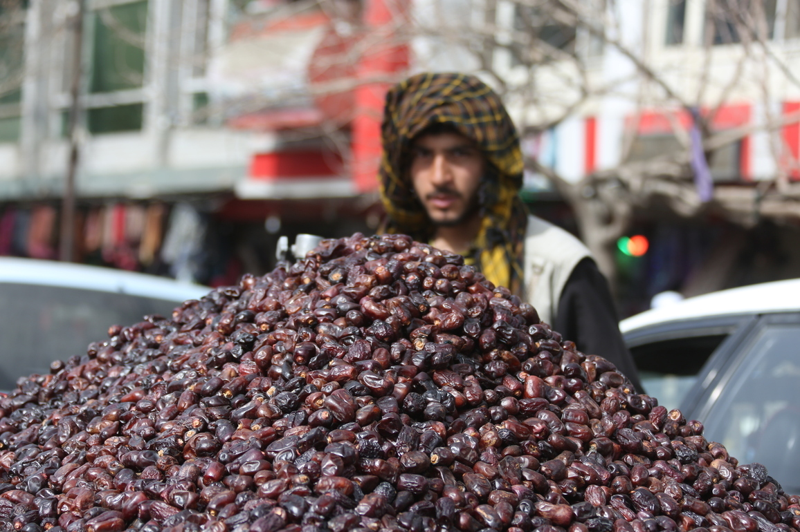 Afghans struggle to welcome Ramadan amid sanctions, poverty