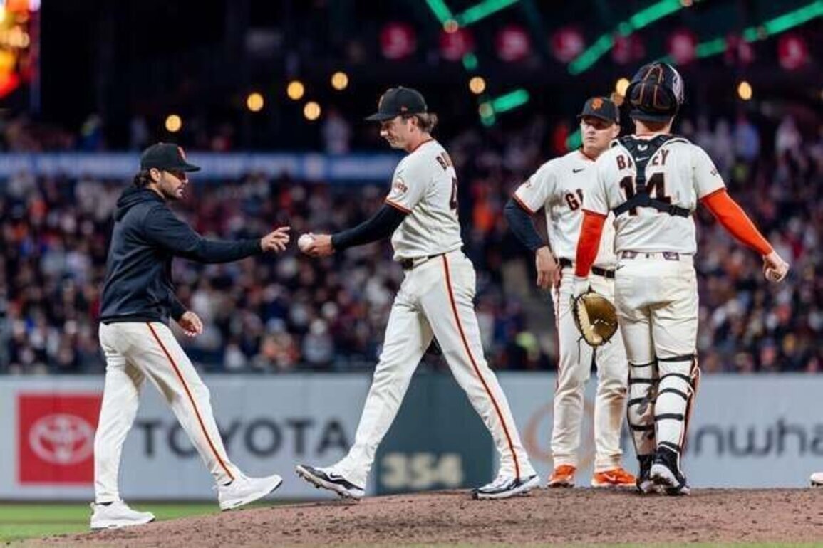 Plagued by bullpen woes, Giants hope veteran Robbie Ray can silence Phillies