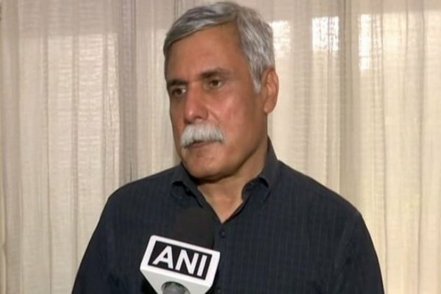 Ex-Mumbai Police Commissioner Sanjay Pandey reaches ED office in auto, joins NSE-co location probe