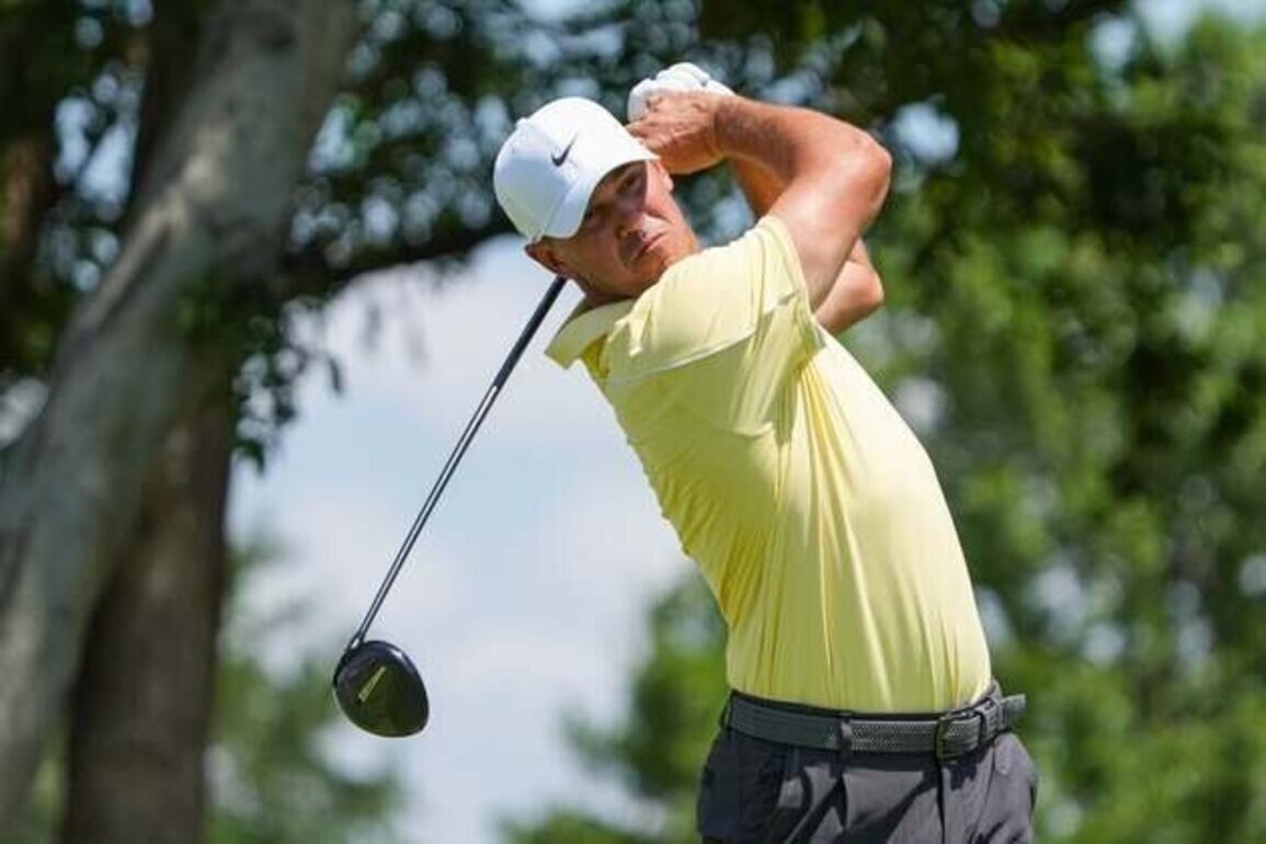 Brooks Koepka among 5 co-leaders at RBC Canadian Open