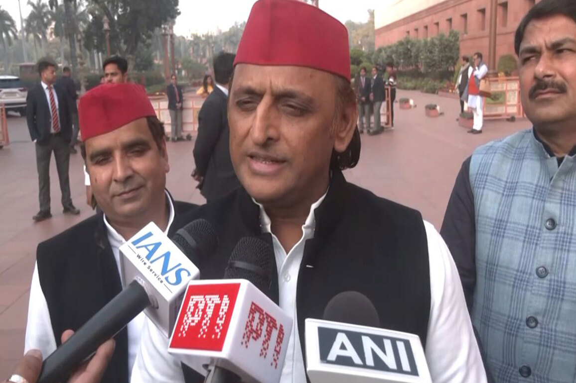 "Claiming others' work as its own": Akhilesh Yadav on MGNREGA scheme name change