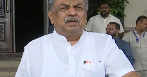 "No difference between Jaish-e-Mohammed, Taliban, RSS": KPCC's BK Hariprasad says all three "not registered in India"