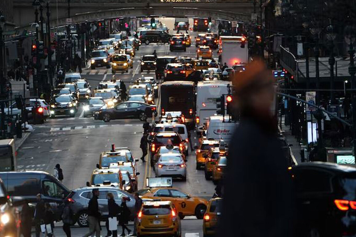 Heavy traffic grips South Korea's highways as Chuseok holiday winds down