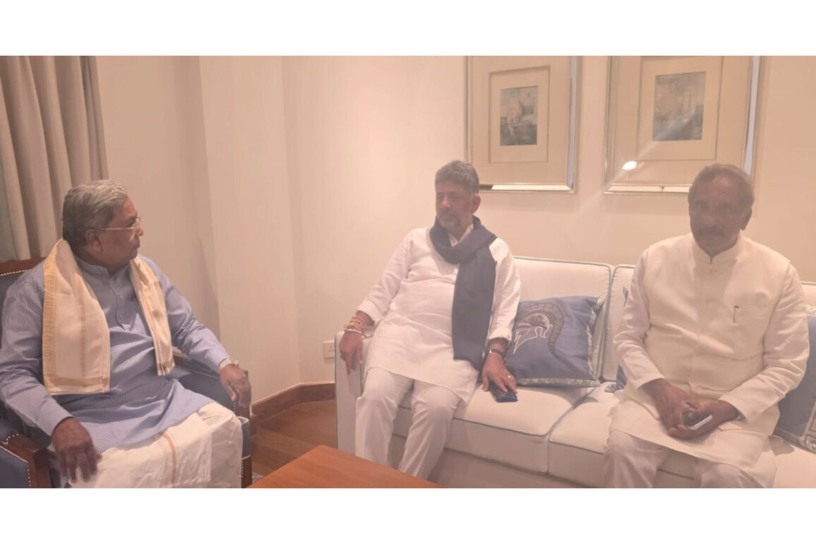 Siddaramaiah, Shivakumar hold crucial meeting in Delhi on Karnataka cabinet formation roadmap