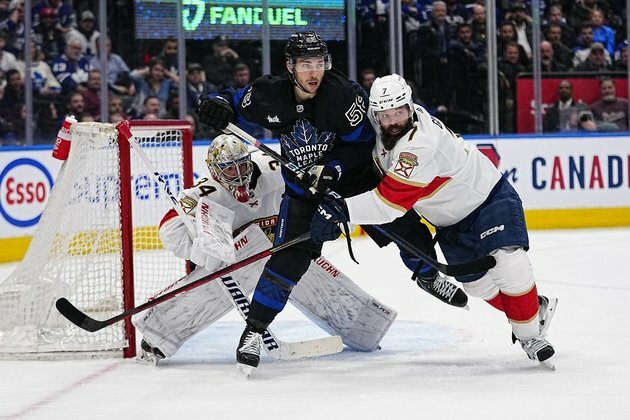 Panthers top Leafs in OT, keep pace in playoff race