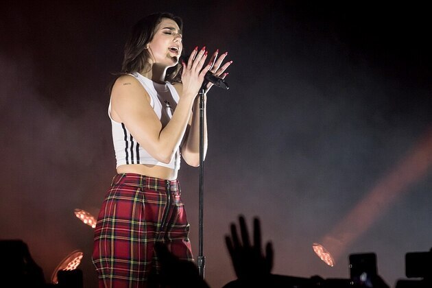 Dua Lipa accuses Samsung of using her image on TV boxes