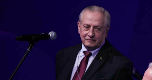 Tributes paid after death of Russian figure skating president