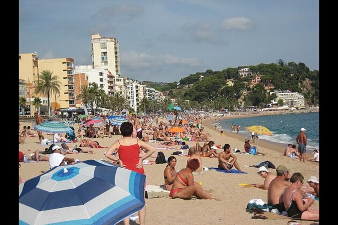 Tourist rentals soar in Spain, outpacing official clampdowns