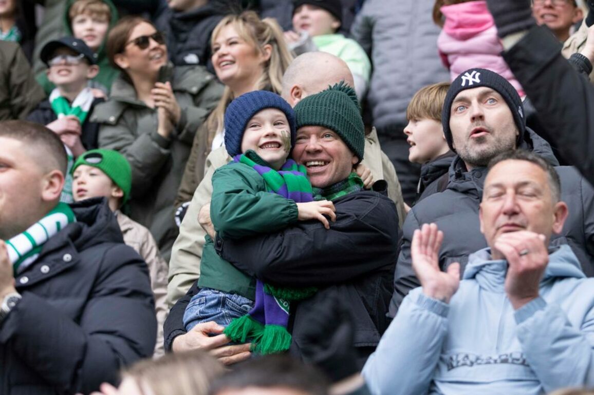 Hibernian FC - Hibs Kids Info &amp; Activities Ahead of Dundee (H)