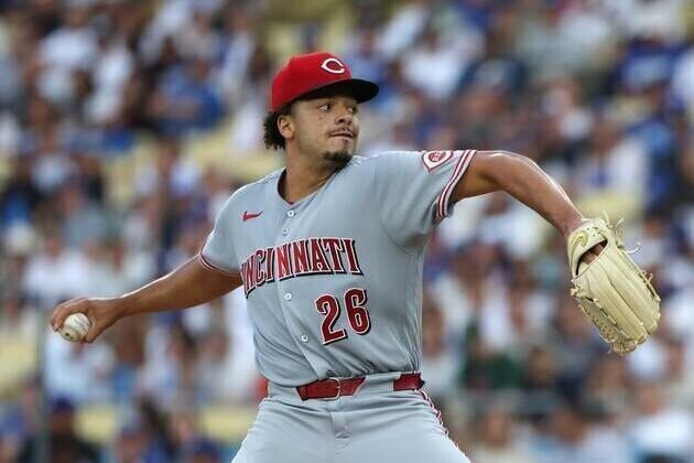 Reds out to end miserable road trip with win against Brewers