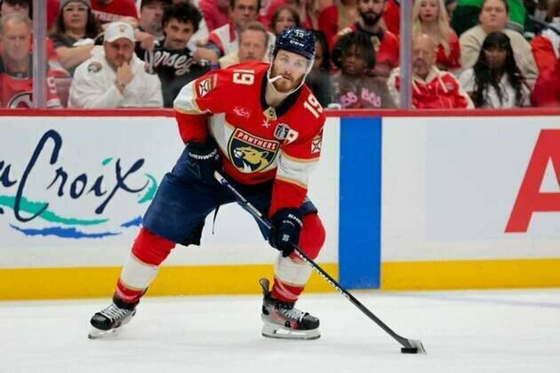 Panthers' Matthew Tkachuk could miss 2-3 months if he elects surgery