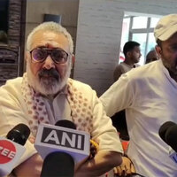 "Rahul Gandhi is useless, insults the army": Union Minister Giriraj Singh