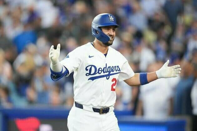 Dustin May, Dodgers complete 3-game sweep of White Sox