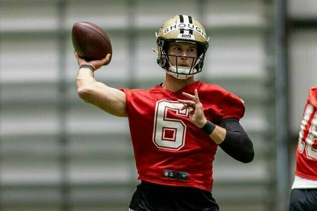 Saints rookie Tyler Shough signs deal, has inside track for QB1