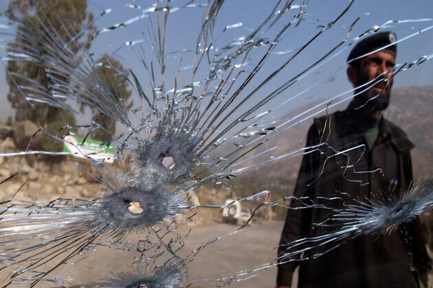 Pakistan Army launches strikes along Afghanistan border; Taliban urges end to clashes