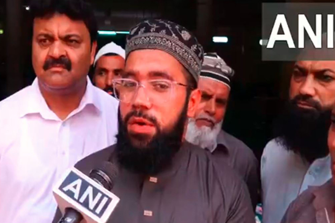 "Turned religious place into political ground": Imam Bashir Ahamed Usmani demands inquiry into vandalism at Hazratbal Shrine