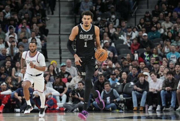 Bucks look to end road trip on high note, will battle slumping Spurs