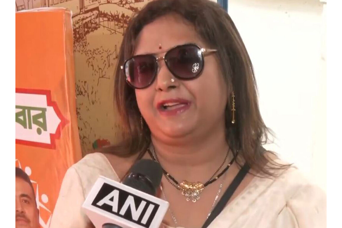"Banned by previous Govt...": Bengali singer Riddhi Bandyopadhyay shares grievances with W Bengal CM Suvendu Adhikari