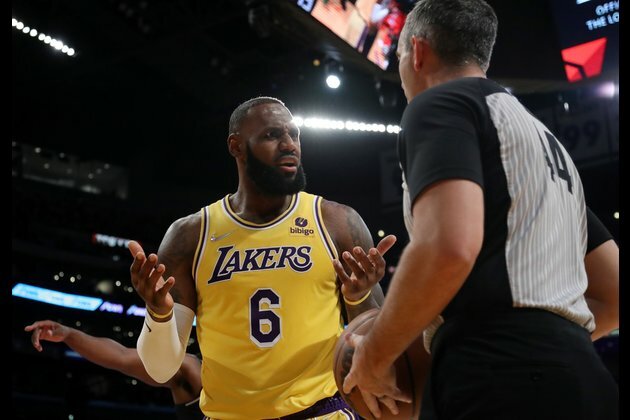 LeBron James cleared to return for Lakers' game vs. Clippers