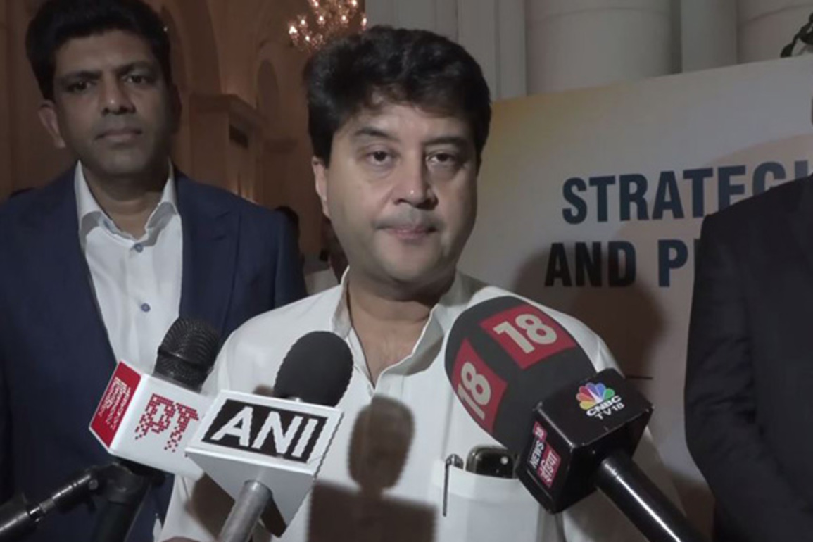 BSNL to post healthy operating cash flows quarterly, vows Telecom Minister Scindia