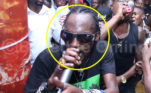 Moze ng'ayimba mu kivvulu ekimu gye buvuddeko. EKIF: MOSES NSUBUGA Moze ng'ayimba mu kivvulu ekimu gye buvuddeko. EKIF: MOSES NSUBUGA