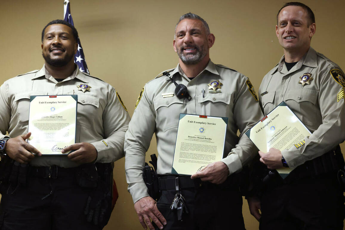 Las Vegas officer who helped suicidal woman honored  Las Vegas