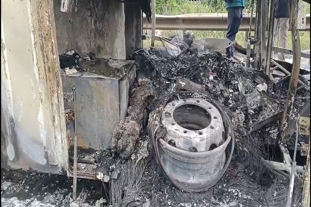 Bus fire incident: President, Vice President express grief over loss of lives in Andhra's Kurnool