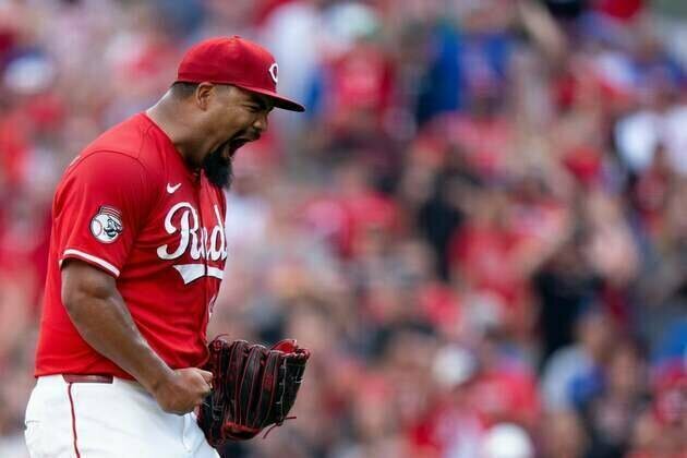Reds on cusp of playoffs, set for series with Pirates