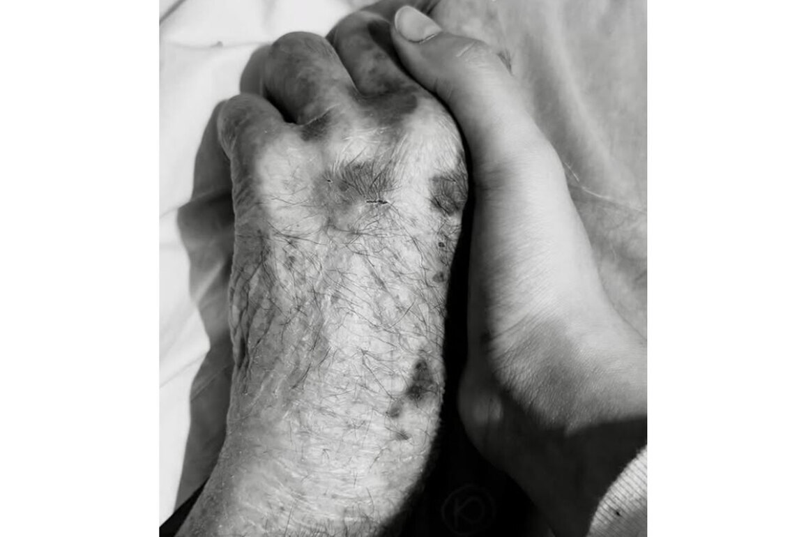 "I will carry your stories and tell them to the world": Aneet Padda mourns grandfather's demise