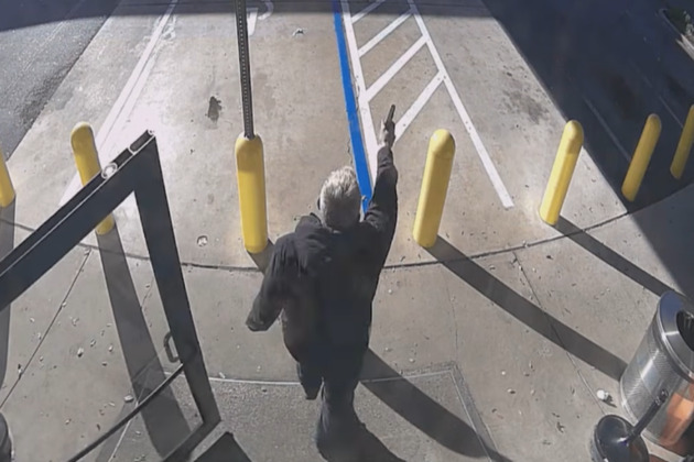 Video- Florida man forces gas station clerk to call police so they can kill him
