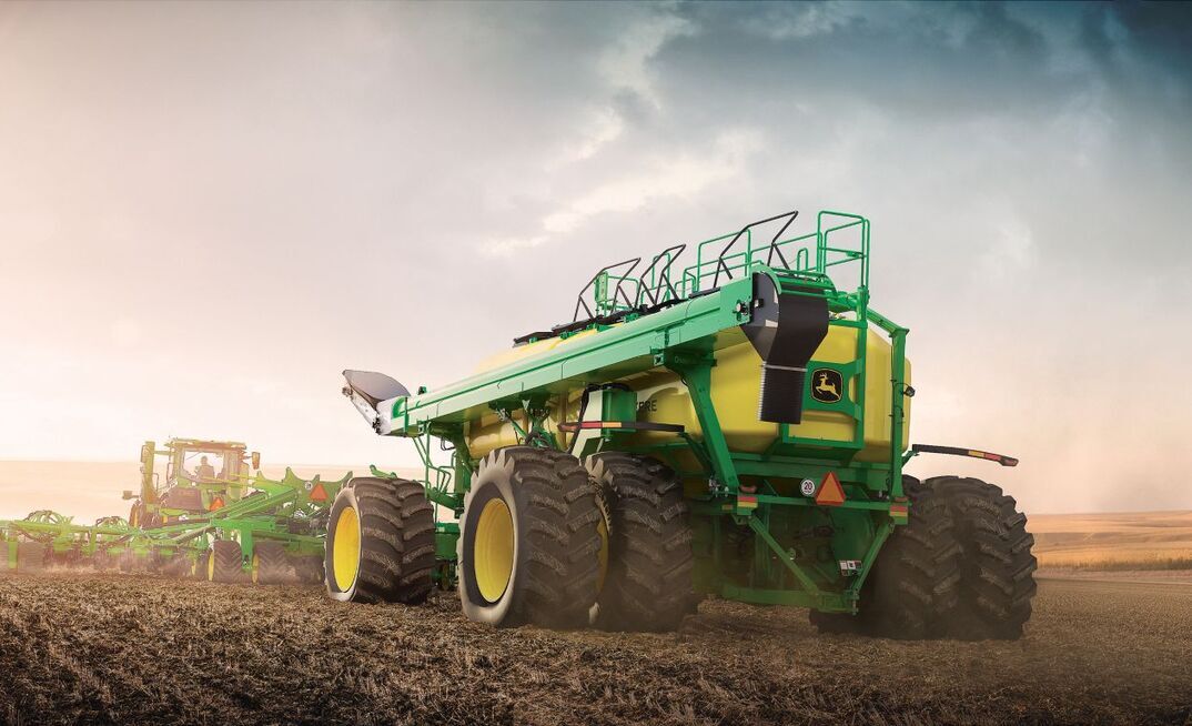 John Deere's C1100T air cart has almost 39,000 litres of capacity.