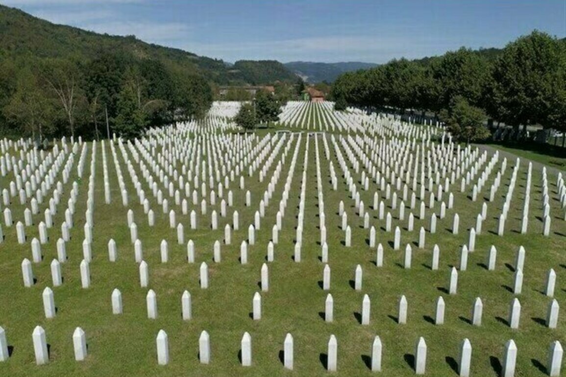 Irans FM Commemorates Srebrenica Genocide