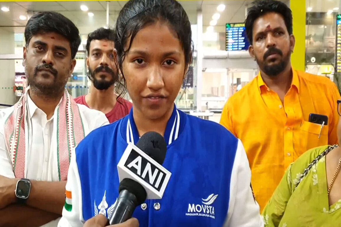 Dhaanvi Karthikeyan becomes 1st Tamil Nadu female student to visit Russian space centre