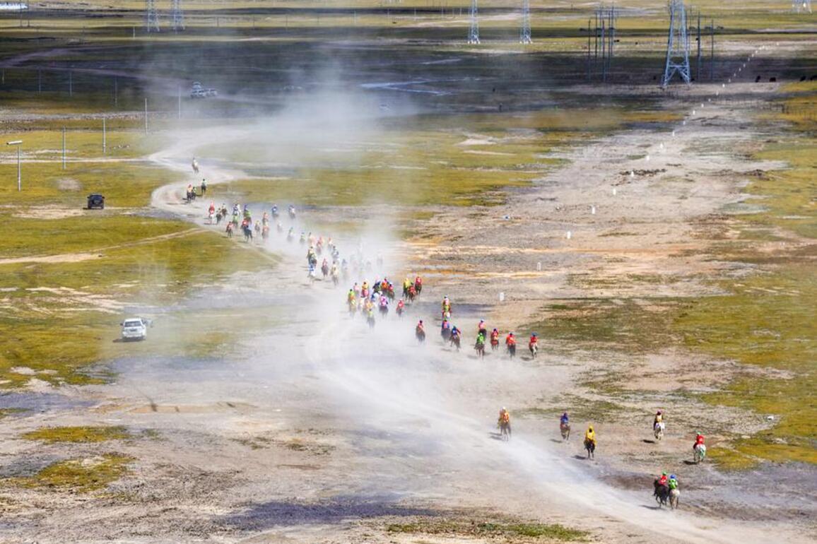 InXizang | Traditional horse racing festival in Nagqu showcases ethnic sports, cultural activities