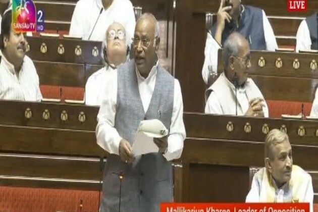 "Against Constitution...": Mallikarjun Kharge appeals Amit Shah to withdraw Waqf Amendment Bill 2025