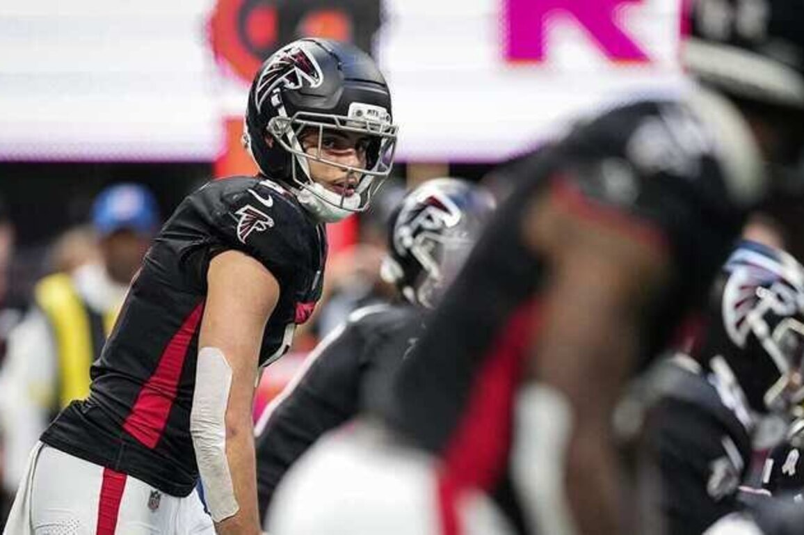Drake London will be 'week to week' with knee injury