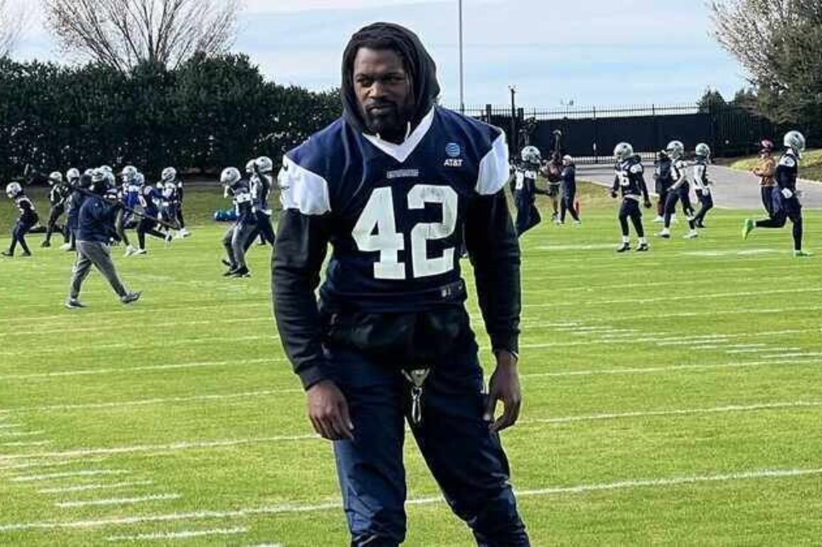 Updates: Clowney still managing injury