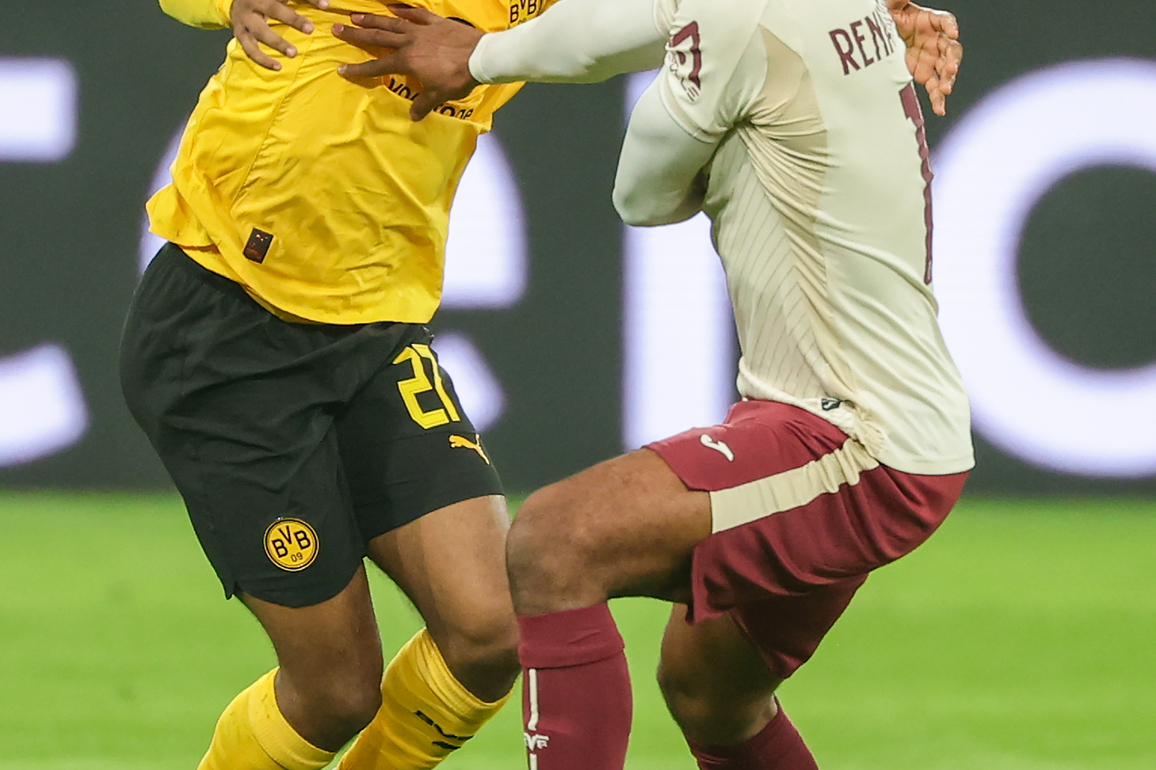 (SP)GERMANY-DORTMUND-FOOTBALL-UEFA CHAMPIONS LEAGUE-DORTMUND VS VILLARREAL CF