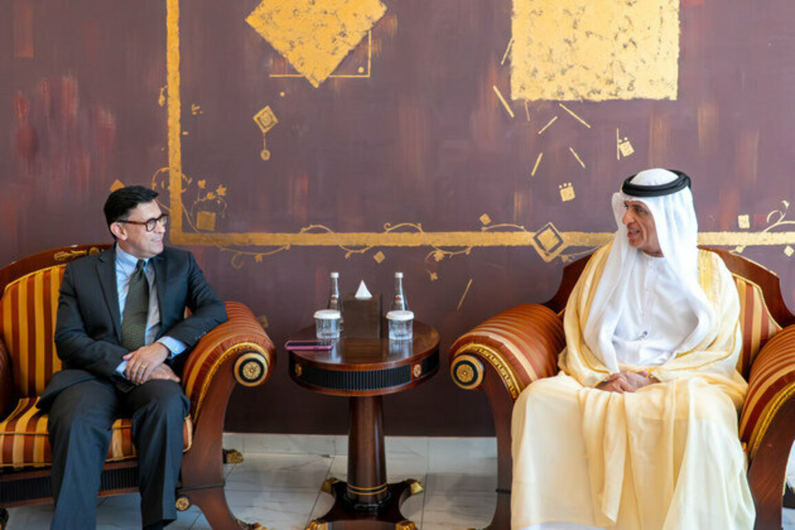 Saud bin Saqr receives Ambassador of Canada