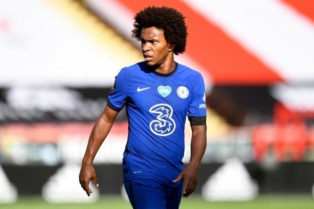 Willian ends Chelsea stay with &#039;head held high&#039;