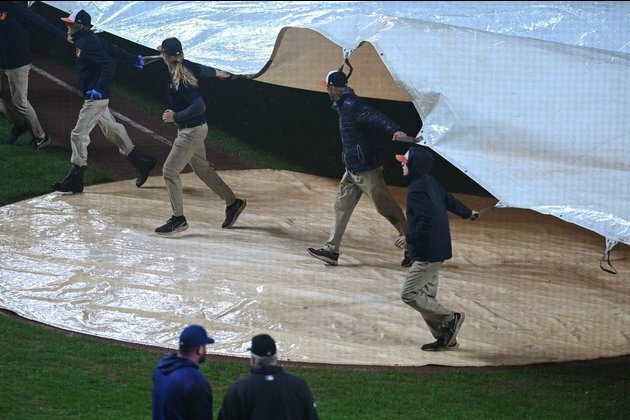Blue Jays-Orioles rained out; doubleheader set for Wed.