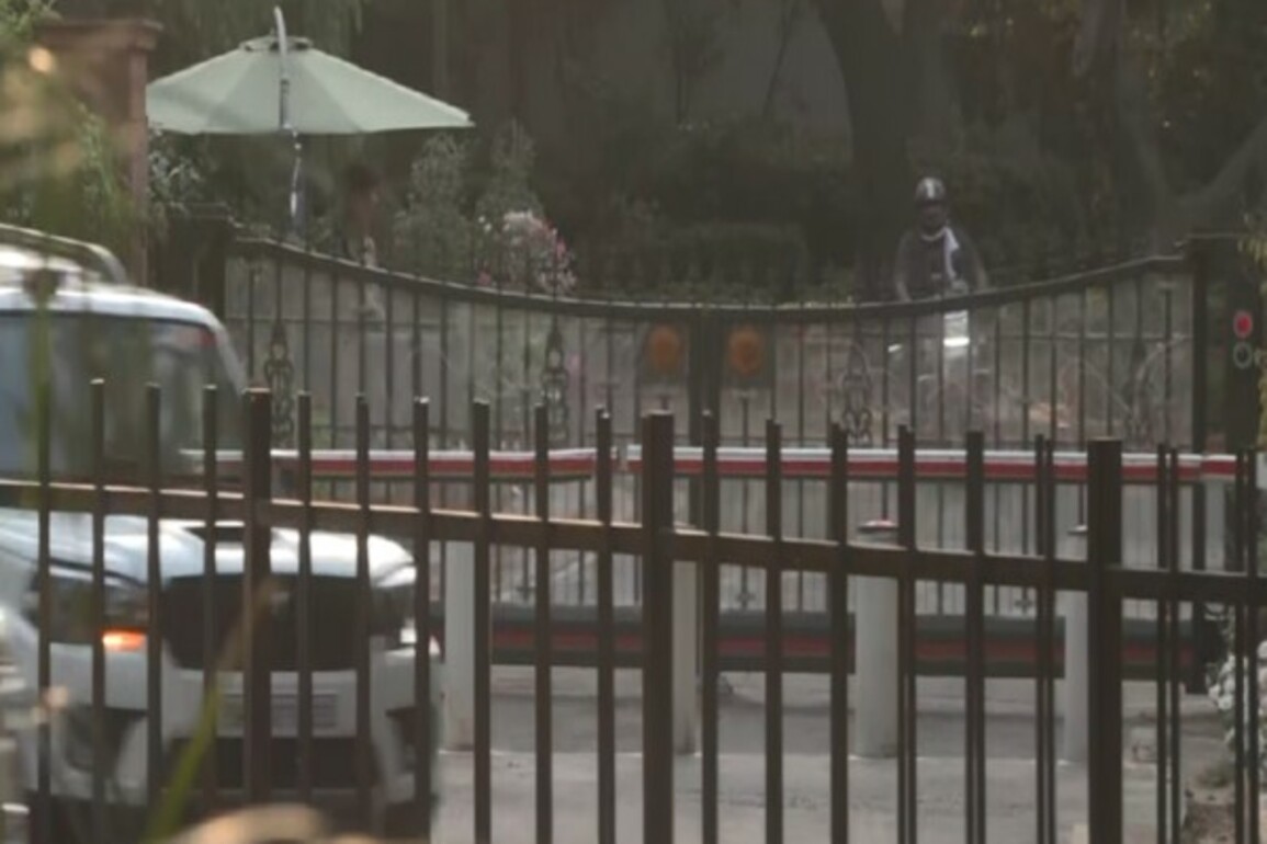 Cabinet Committee on Security meeting to begin shortly, HM and Defence Minister leave for 7 LKM