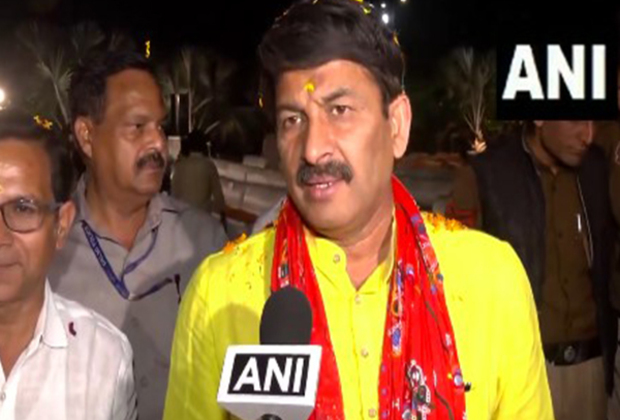 "No need to compare Holi and Jumma," says BJP MP Manoj Tiwari