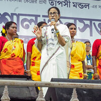 "Those who believe they can run Bengal from Delhi are deeply mistaken": Mamata Banerjee