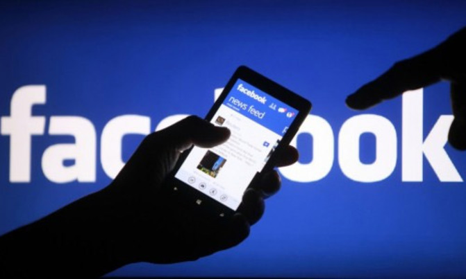 Facebook preparing new website for office use: FT Facebook preparing new website for office use: FT
