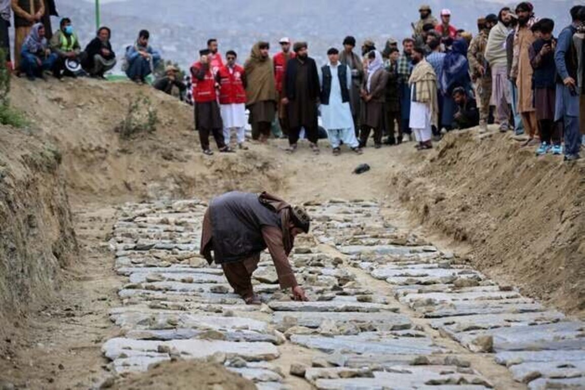 Pakistan: Airstrike on Afghan Medical Facility Unlawful