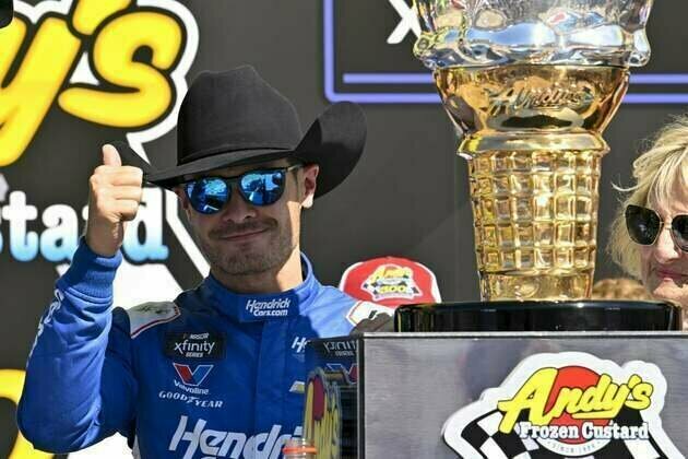 Super sub Kyle Larson battles to 2OT win at Texas