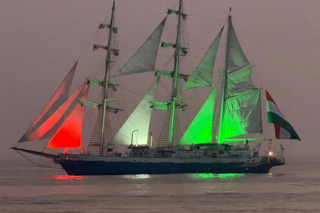 Vice Admiral Sameer Saxena flags off INS Sudarshini for Global SAIL 250, Escale a Sete Missions